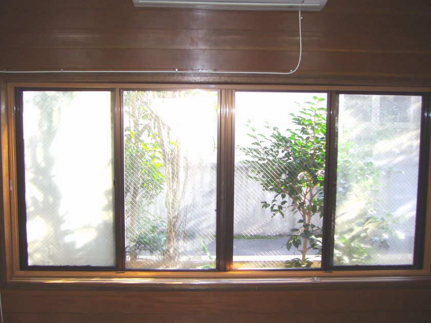 引き分け窓へ インプラス4枚建て窓取付 足立区・荒川区・草加市 窓・ガラス・玄関ドア・リフォーム イチロ
