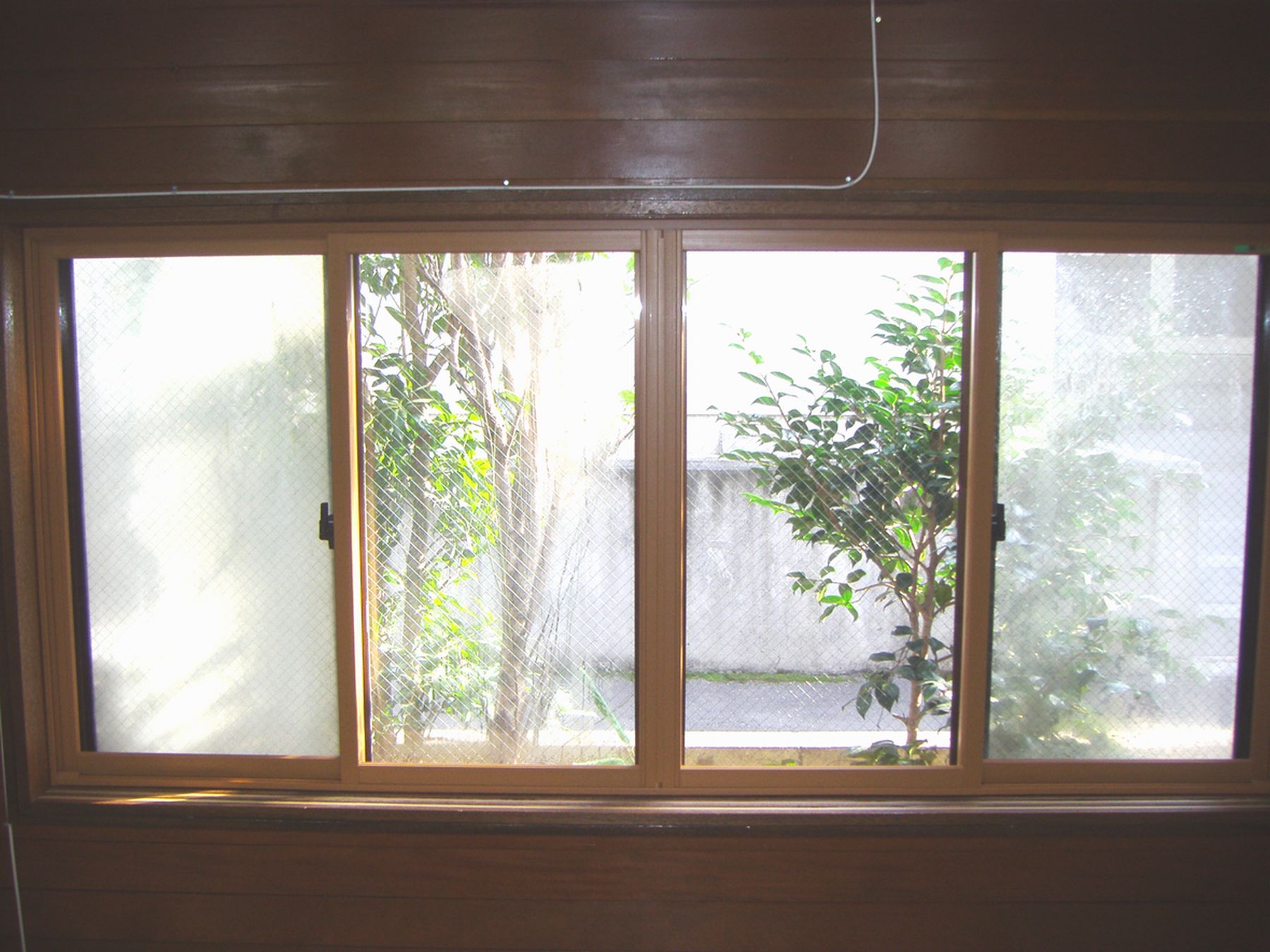 引き分け窓へ インプラス4枚建て窓取付 足立区・荒川区・草加市 窓・ガラス・玄関ドア・リフォーム イチロ
