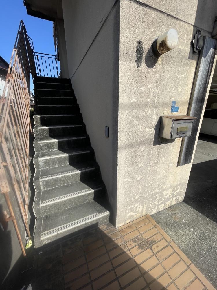 グリップライン　外部の壁付けタイプの手すり　　