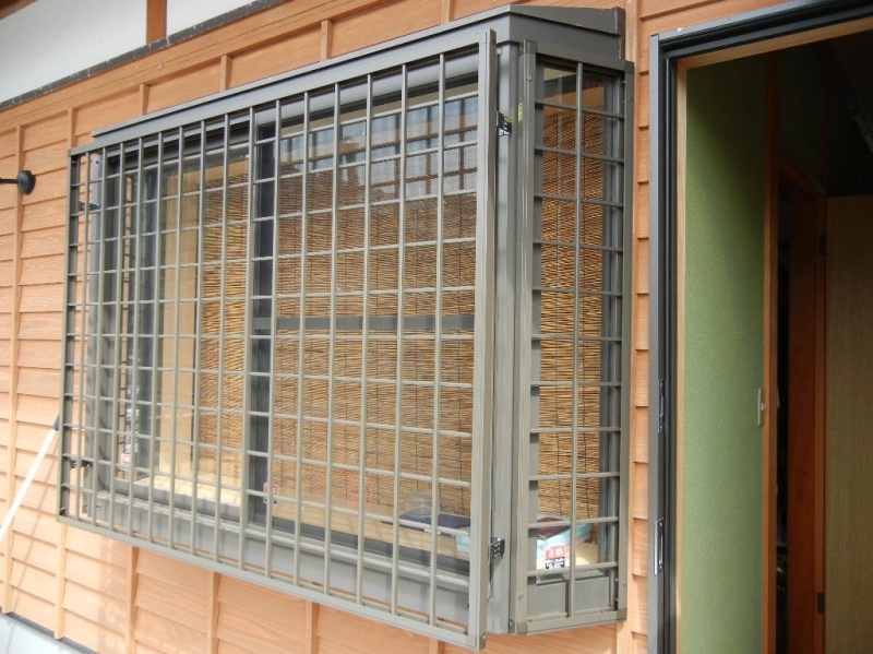 福岡市及びその近隣で省エネ住宅エコポイント対応のリクシル取付玄関ドア リシェント サッシ インプラス バスルーム キッチン トイレ 太陽光 木製建具をご提案するサイトです お見積もりは無料