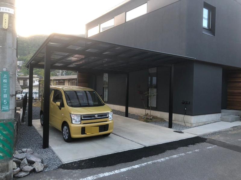カーポートと目隠し