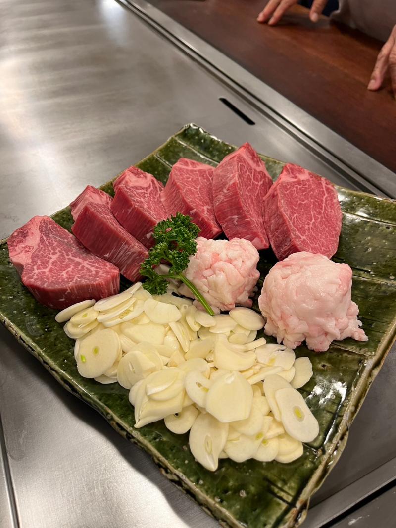 下期の方針発表後は「ステーキ　潜龍」にて会食！
