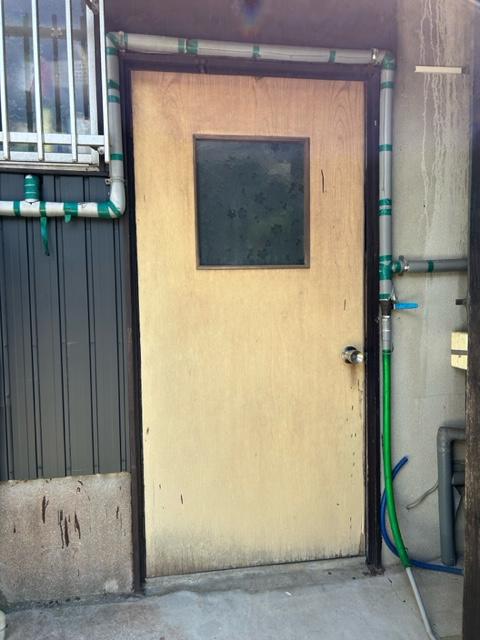 勝手口に風がほしい・・・