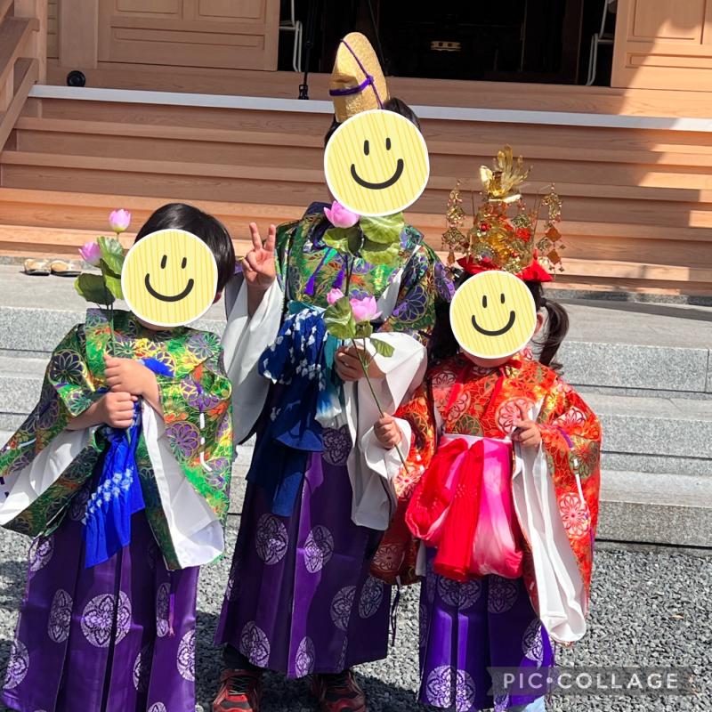 お稚児さんが通る