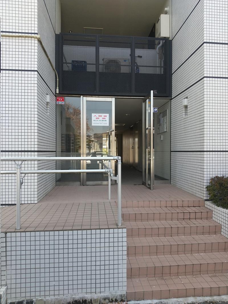 エントランス　庇工事