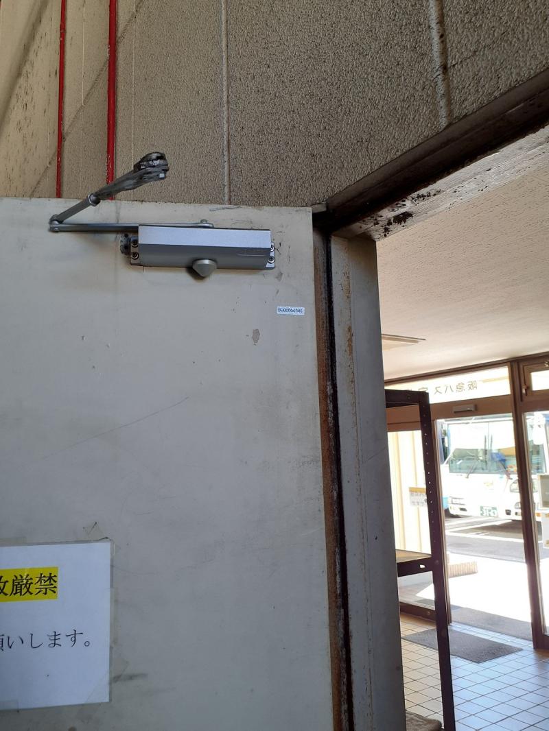 ドアクローザ取替え工事