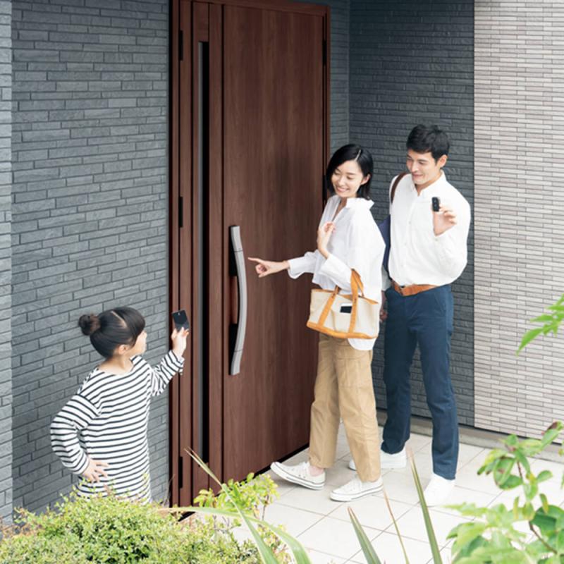 LIXIL FamiLock（ファミロック）_もはや自由な玄関キーです
