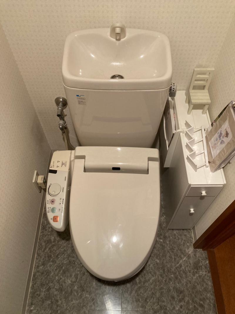 トイレが一新しました。