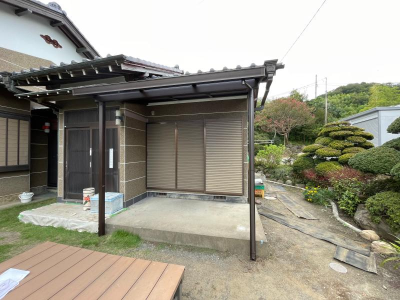 ミネトーヨー住器のテラス屋根取り付け工事の施工事例詳細写真2