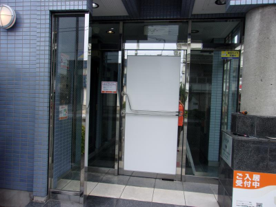 ミネトーヨー住器の【動画有】八王子市　マンション　エントランスドア　フロアヒンジ交換工事の施工事例詳細写真2