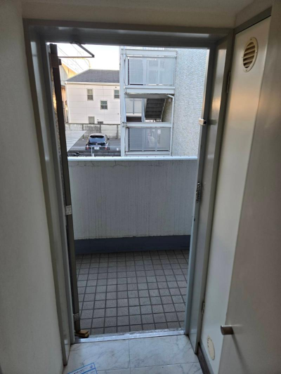 【八王子市】リフォームマンションドアカバー工事 ミネトーヨー住器のブログ 写真3