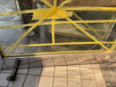 【立川市】マンション入り口ドア ガラス交換現調、打ち合わせ ミネトーヨー住器のブログ 写真2