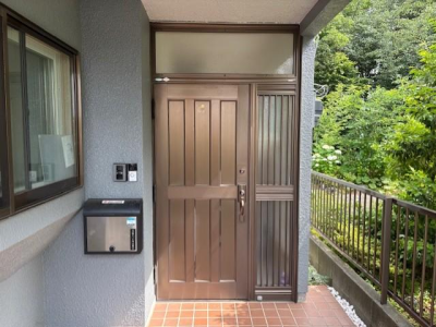 ミネトーヨー住器の【日野市】カバー工法　リフォーム玄関ドアリシェントⅢ　工事の施工事例詳細写真1