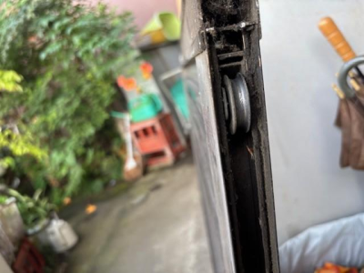【八王子市】玄関引戸 戸車調査 ミネトーヨー住器のブログ 写真1