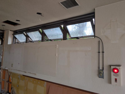 【八王子市】某店舗排煙窓オペレーター修理調査 ミネトーヨー住器のブログ 写真1