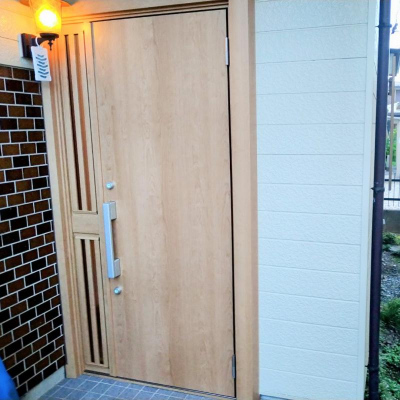 ミネトーヨー住器の【日野市】 リフォーム玄関ドア リシェントⅢ M17型 カバー工事の施工事例詳細写真2