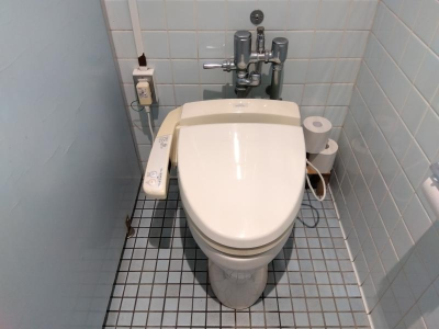 ミネトーヨー住器の【八王子市】私立大学便器交換工事の施工事例詳細写真1