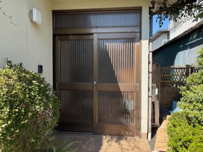 ミネトーヨー住器の【八王子市】リシェント玄関引戸　カバー工事の施工事例詳細写真1