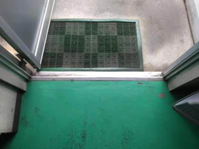 フロントアルミ框ドアカバー工事 ミネトーヨー住器のブログ 写真2