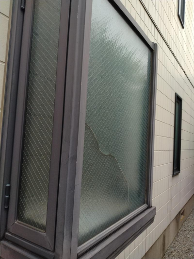 【八王子市】マンション　出窓部　ガラス交換工事　現調 ミネトーヨー住器のブログ 写真2
