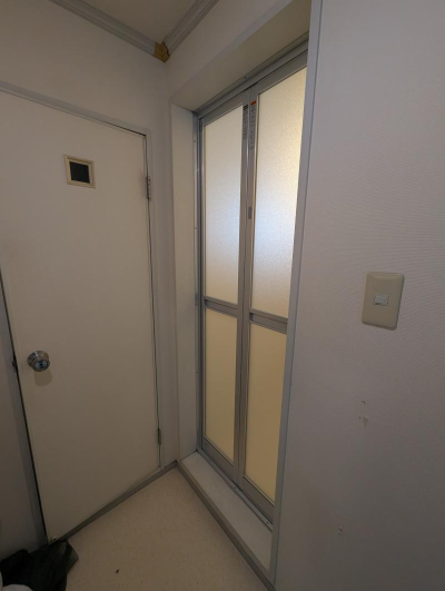 ミネトーヨー住器の【府中市】マンション 浴室中折れ戸交換工事の施工事例詳細写真2