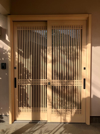 ミネトーヨー住器の【動画有】八王子市　玄関引戸カバー工事の施工事例詳細写真2