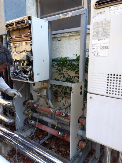 ミネトーヨー住器の【八王子市私立大学寮シャワー室　給湯器交換工事】の施工事例詳細写真3