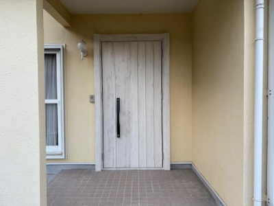 ミネトーヨー住器の【八王子市】 断熱玄関ドア リシェントⅢ カバー工事の施工事例詳細写真2