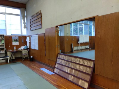 【八王子市】私立大学　鏡交換工事、オペレーター交換工事、現調、打ち合わせ ミネトーヨー住器のブログ 写真4