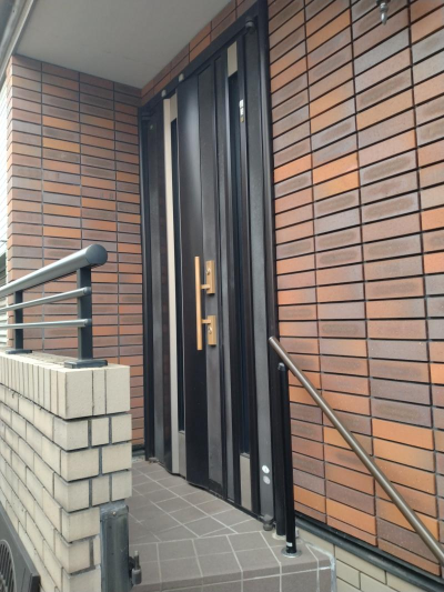 ミネトーヨー住器の【八王子市】玄関カバー工事　LIXILリシェントⅢの施工事例詳細写真1