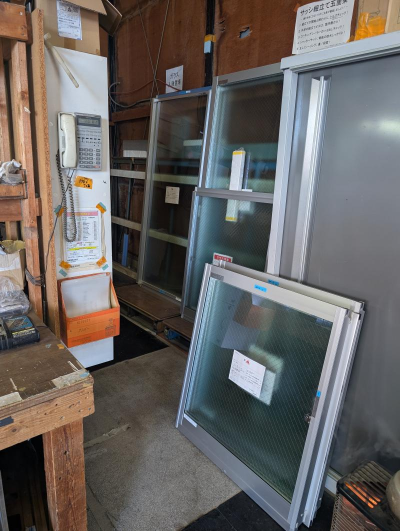 【ビルサッシガラス周りコーキング】 ミネトーヨー住器のブログ 写真1