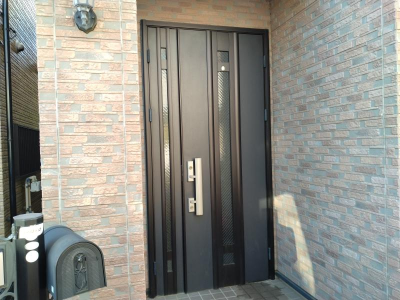 ミネトーヨー住器の【動画有】LIXIＬ取替玄関ドア　リシェントⅢ　工事の施工事例詳細写真1