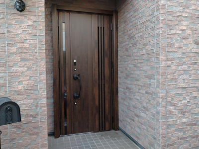 ミネトーヨー住器の【動画有】LIXIＬ取替玄関ドア　リシェントⅢ　工事の施工事例詳細写真2