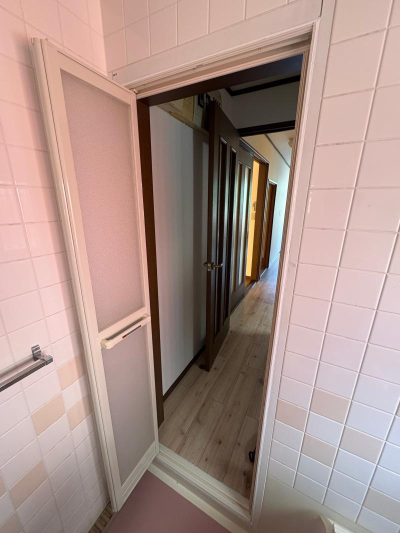 ミネトーヨー住器の【八王子市】浴室中折れ戸 カバー工事の施工事例詳細写真4