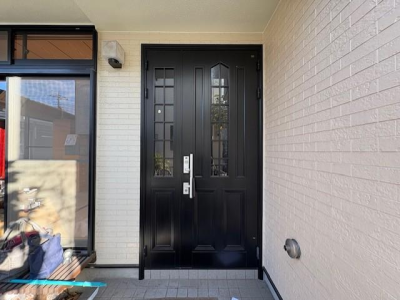 ミネトーヨー住器の【八王子市】LIXIlリシェント玄関ドアⅢ 工事の施工事例詳細写真1