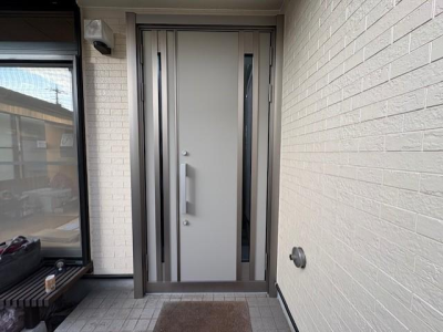 ミネトーヨー住器の【八王子市】LIXIlリシェント玄関ドアⅢ 工事の施工事例詳細写真2