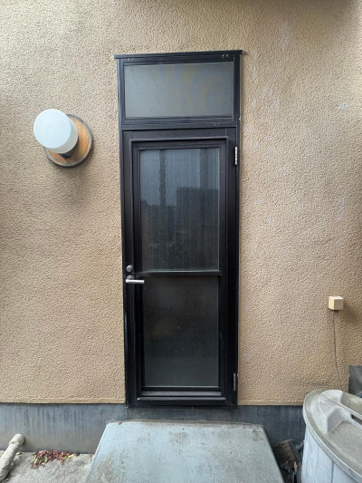 ミネトーヨー住器の【動画有】八王子市　勝手口ドアカバー工事の施工事例詳細写真3