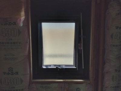 ミネトーヨー住器の【動画有】町田市　リプラス縦辷り出し窓　カバー工事の施工事例詳細写真2