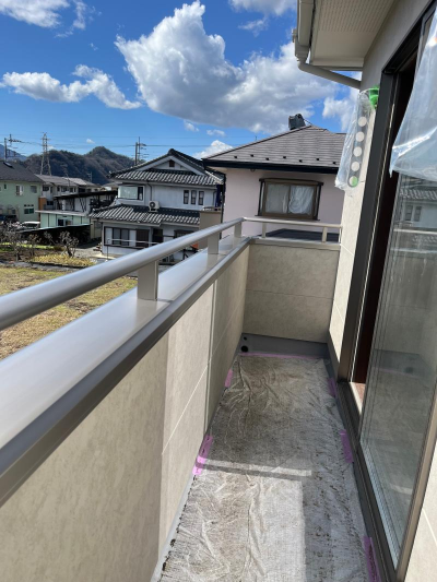 ミネトーヨー住器の【動画有】アルミ笠木手摺取付工事の施工事例詳細写真2