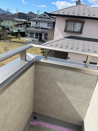 ミネトーヨー住器の【動画有】アルミ笠木手摺取付工事の施工事例詳細写真3