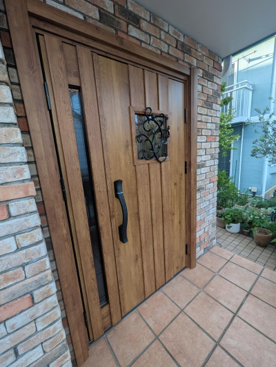 ミネトーヨー住器の【リフォーム玄関ドアカバー工事】の施工事例詳細写真2