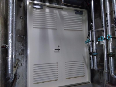 ミネトーヨー住器の【八王子市】私立大学 機械室スチールドアカバー工事の施工事例詳細写真8