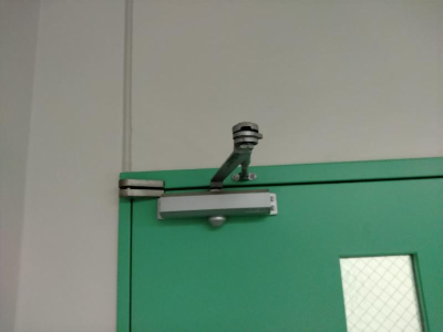 ドアクローザ現調(東京都八王子市) ミネトーヨー住器のブログ 写真1