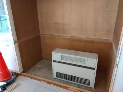 ミネトーヨー住器の八王子市内の施設にて|経年劣化による押入棚の修理・補強工事の施工事例詳細写真3