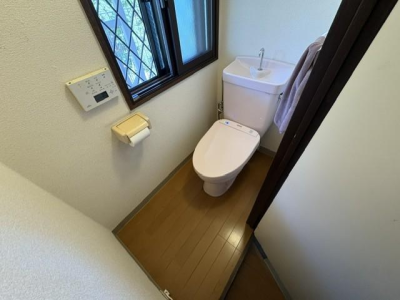 ミネトーヨー住器の町田市にてトイレ交換&クッションフロア張り替え工事を行いました!の施工事例詳細写真1
