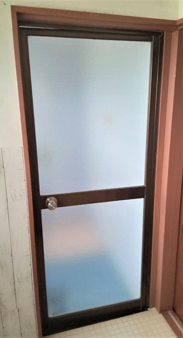 浴室ドア交換　施工例