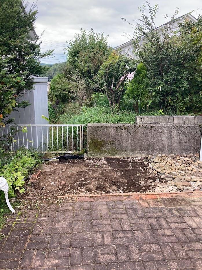 茅野市：お庭に物置を設置してきました。